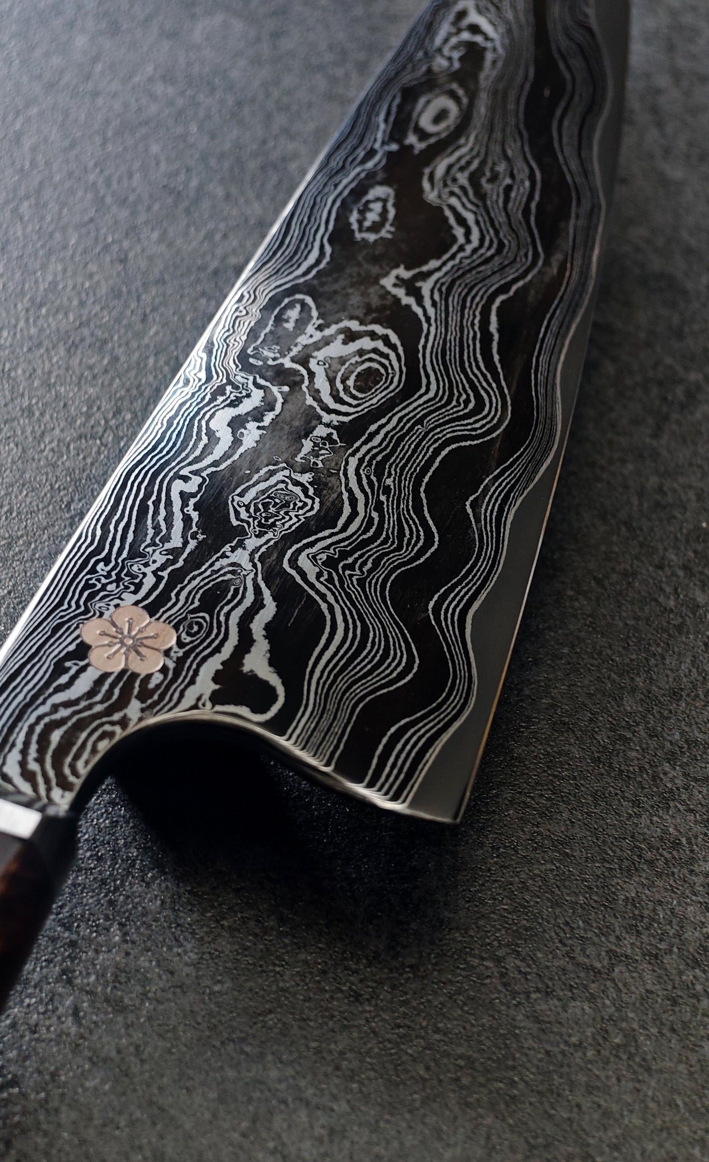 Dammi cladded ApexUltra Gyuto